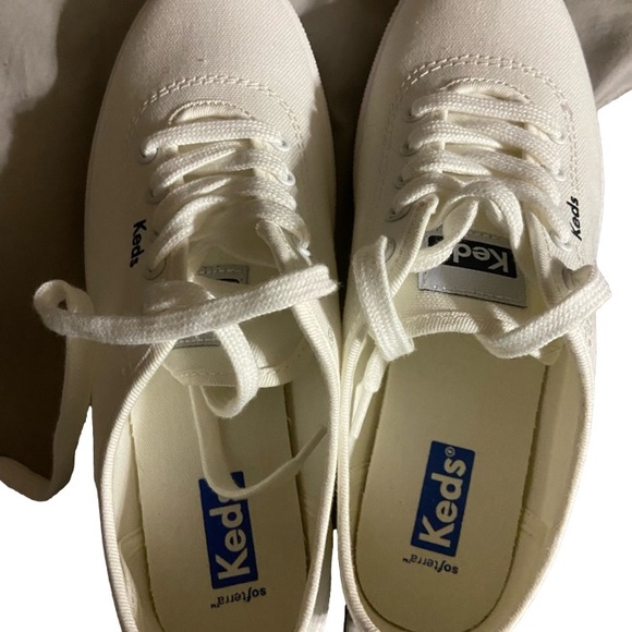 SOLD! NWT KEDS Breezie Canvass Sneaker. Brand new in box. - Picture 6 of 8